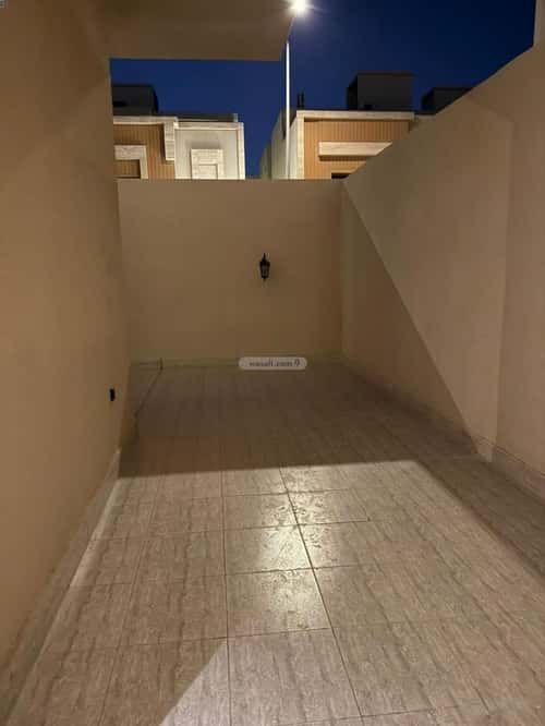 شقة 4 غرف في النرجس 6