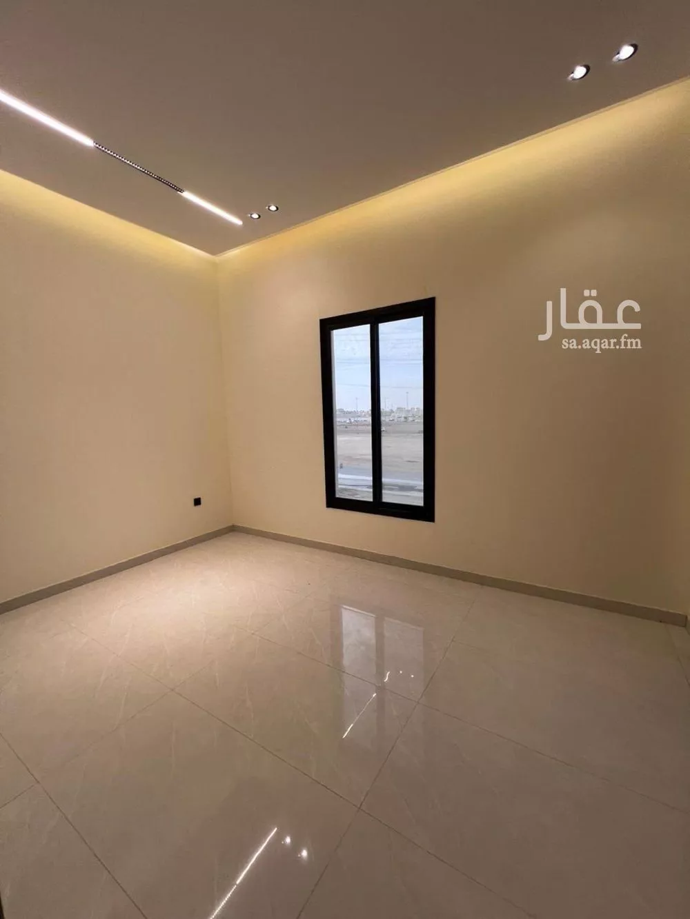 فيلا 5 غرف في عكاظ 6