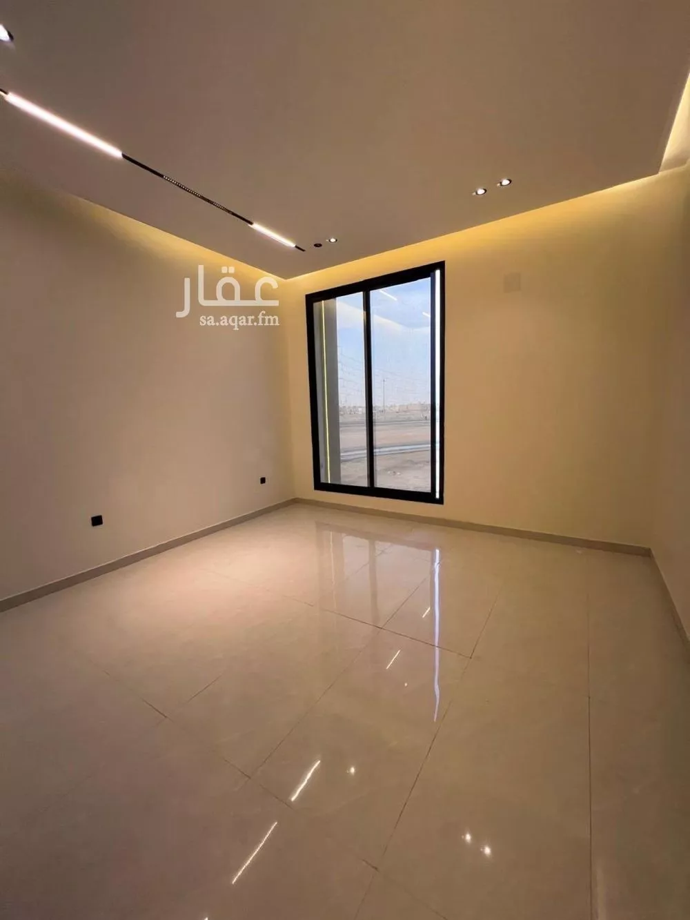 فيلا 5 غرف في عكاظ 7