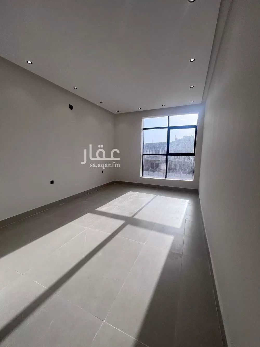 فيلا 5 غرف في عكاظ 3