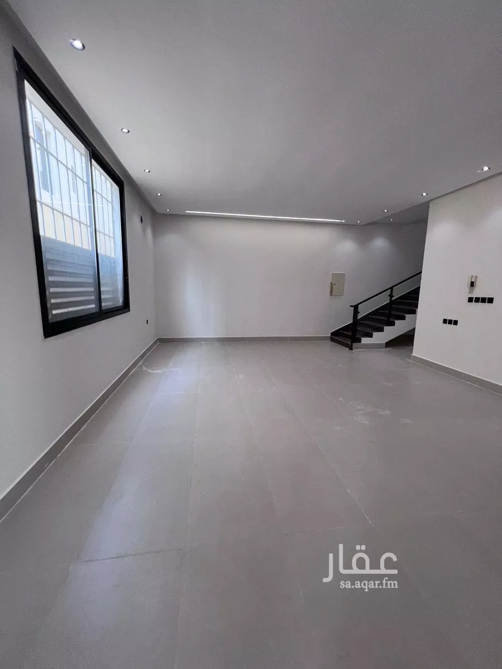 فيلا 5 غرف في عكاظ 6