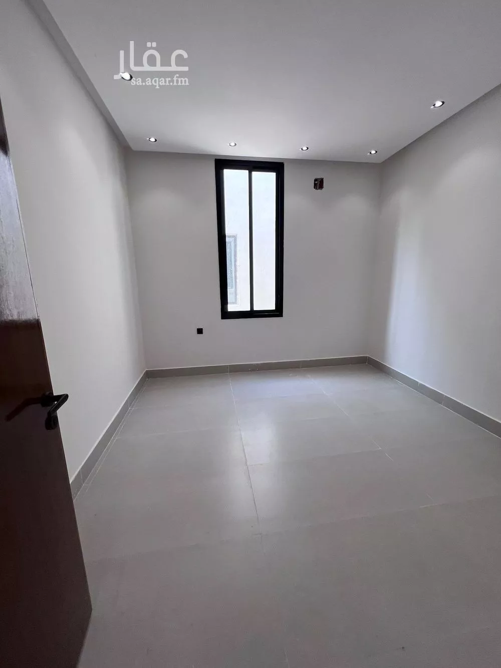 فيلا 5 غرف في عكاظ 7