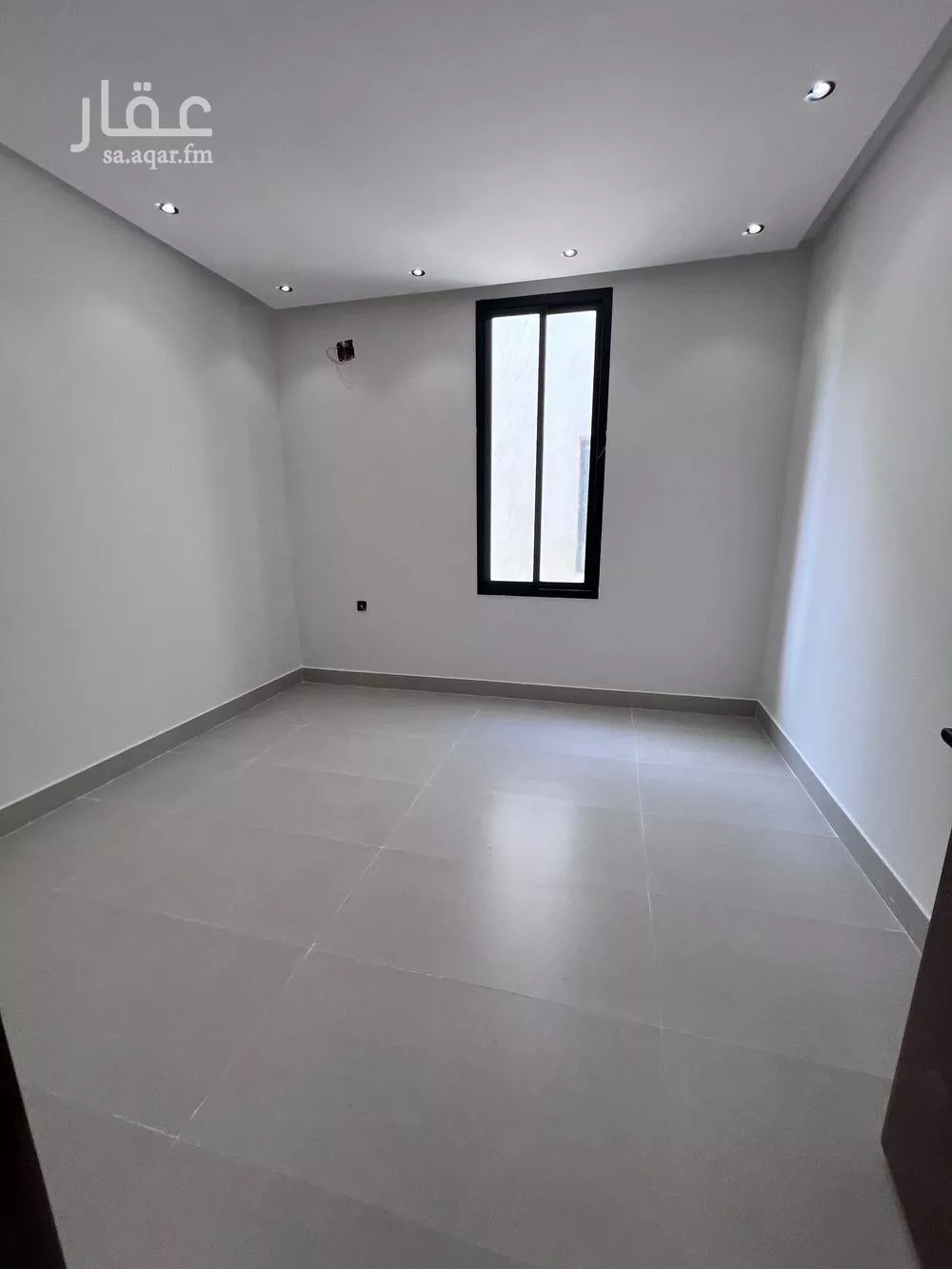 فيلا 5 غرف في عكاظ 8