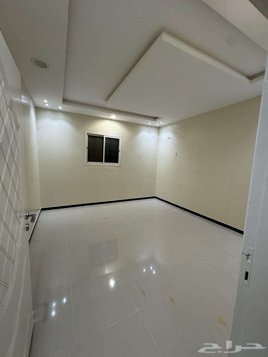 شقة 3 غرف في عكاظ 3