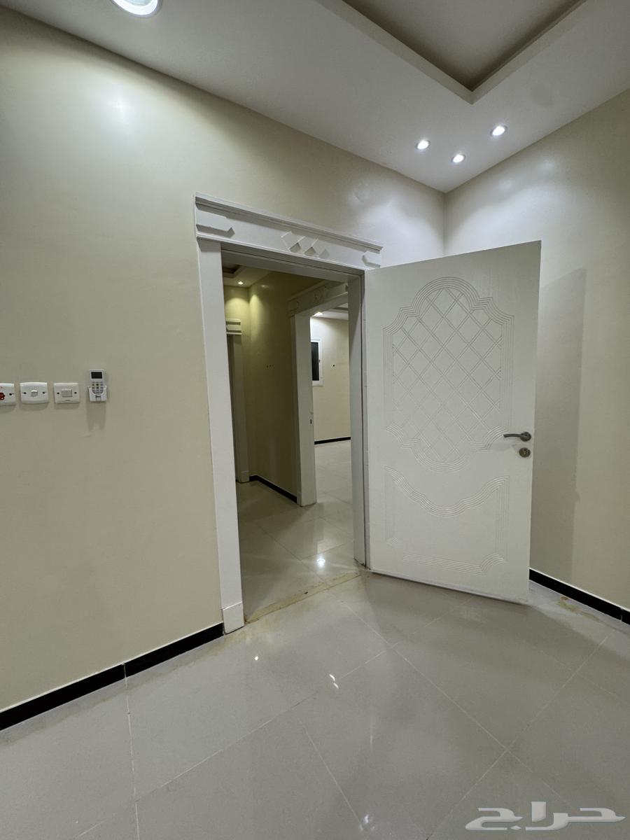 شقة 3 غرف في عكاظ 6