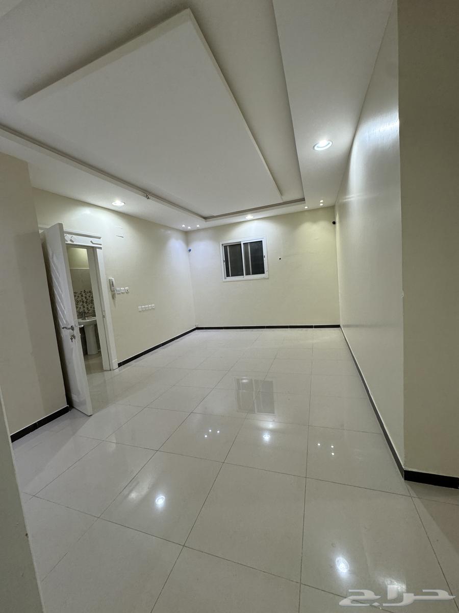 شقة 3 غرف في عكاظ 7