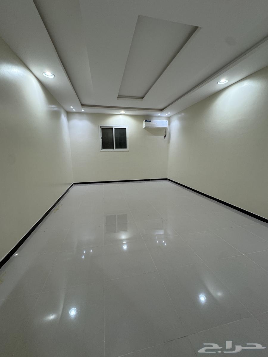 شقة 3 غرف في عكاظ 8
