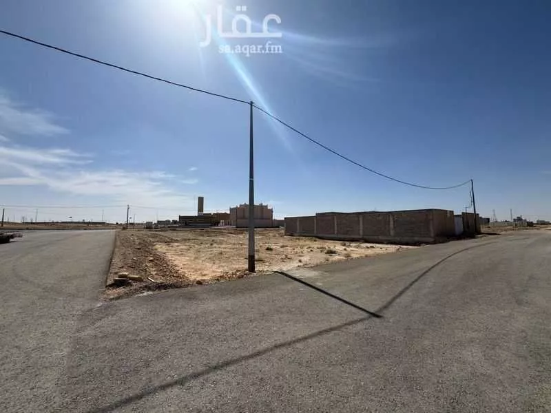 أرض 595 م² في بنبان 3