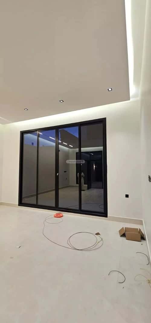 فيلا 4 غرف في العارض 6