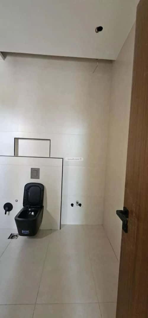 فيلا 4 غرف في العارض 8