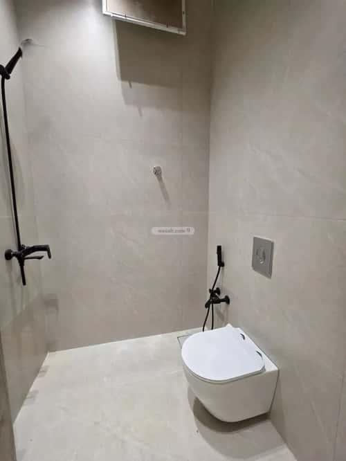 فيلا 6 غرف في الخليج 12