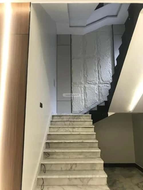 4 bedroom apartment in Dhahrat Laban 9