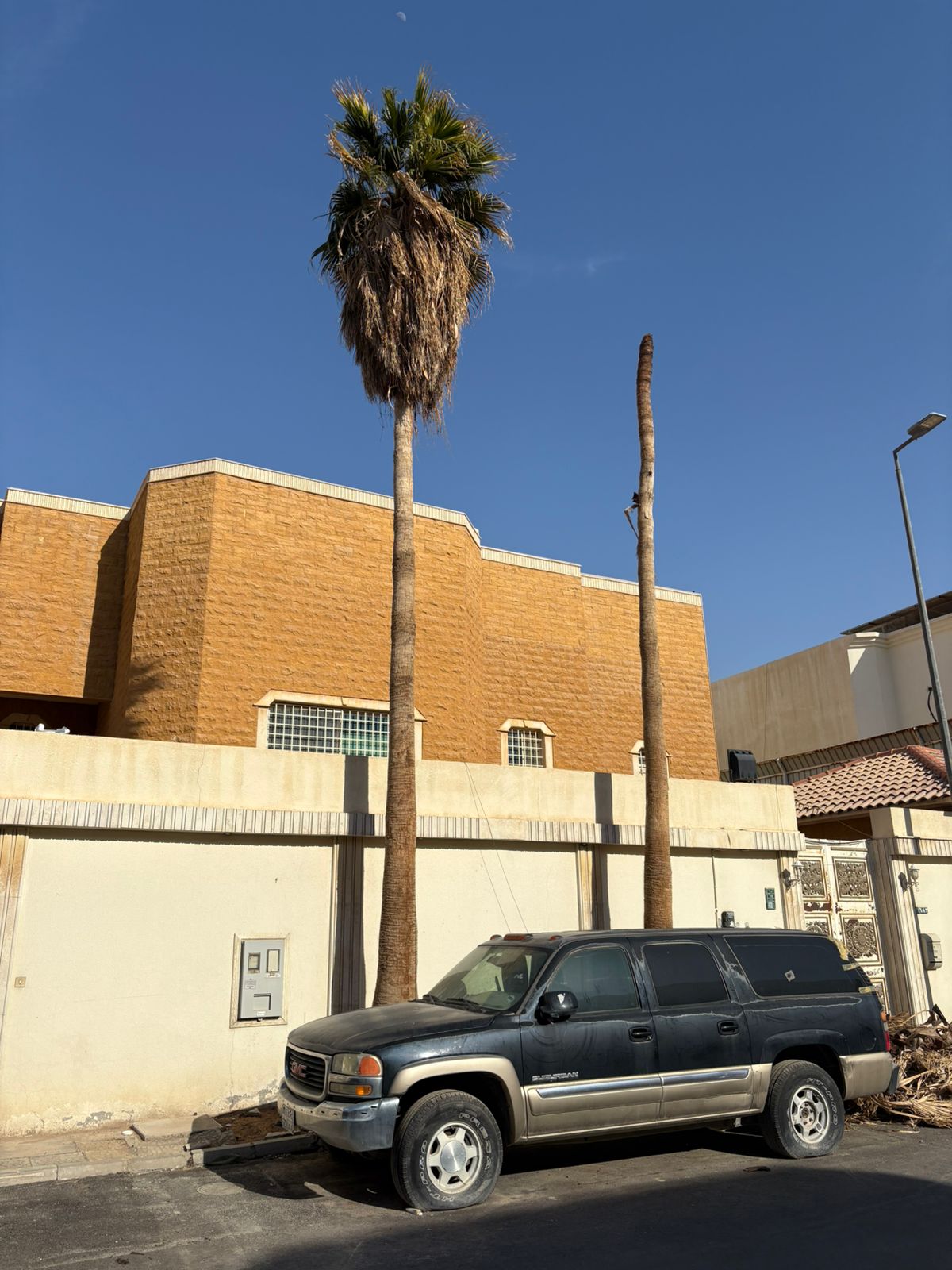 فيلا 4 غرف في المروج 3