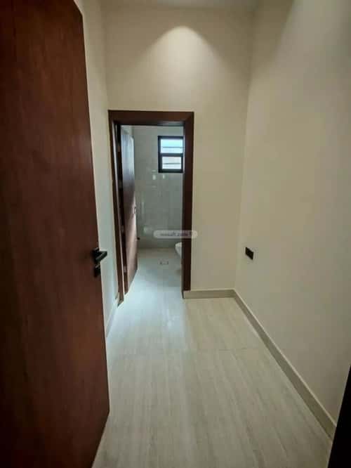 فيلا 6 غرف في الجنادرية 9