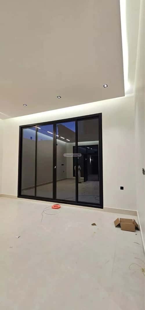 فيلا 4 غرف في العارض 9