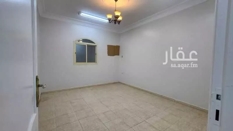 شقة 4 غرف في الأمير عبدالمجيد 8