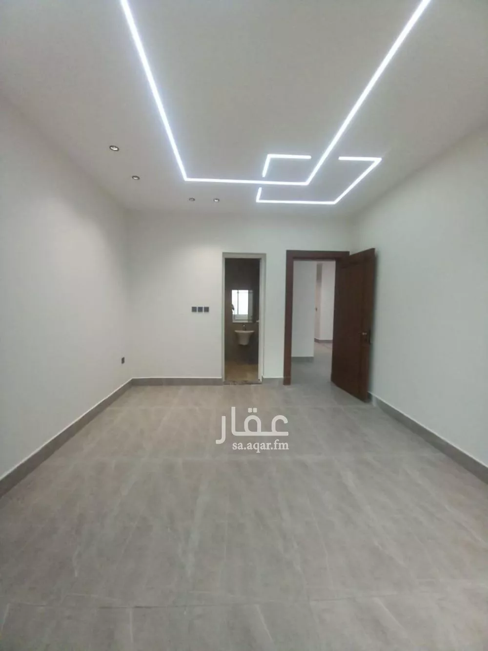 شقة 7 غرف في ضاحية الملك فهد 13