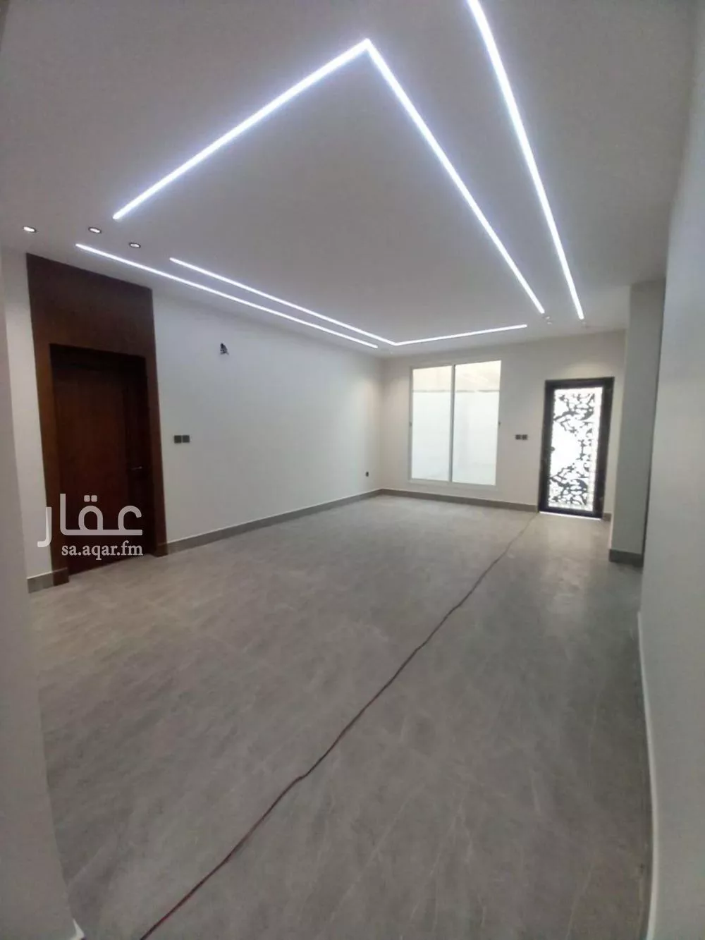 شقة 7 غرف في ضاحية الملك فهد 14