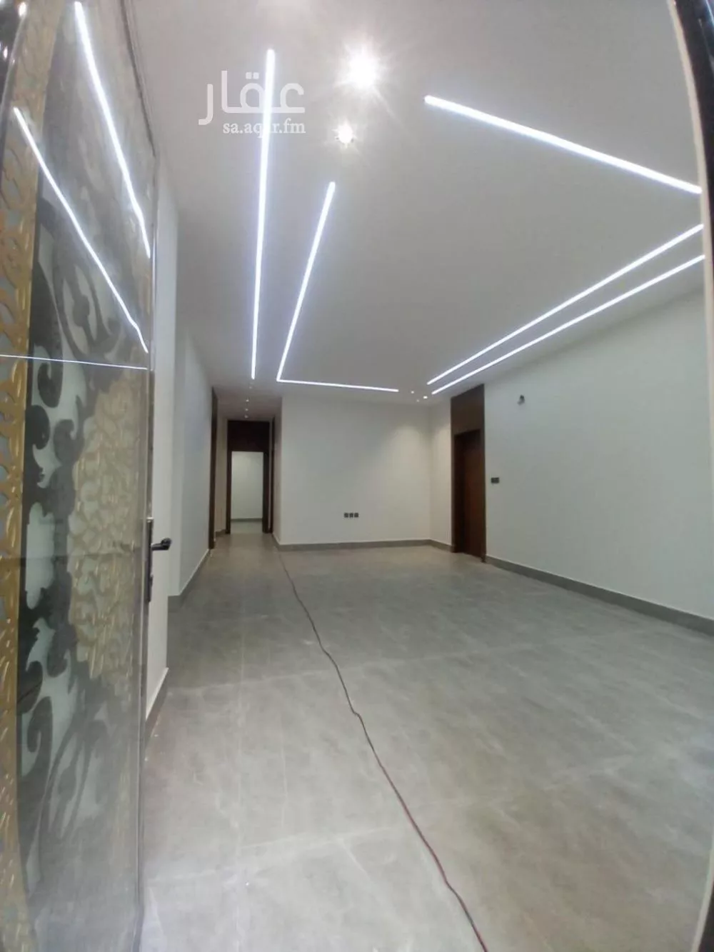 شقة 7 غرف في ضاحية الملك فهد 15