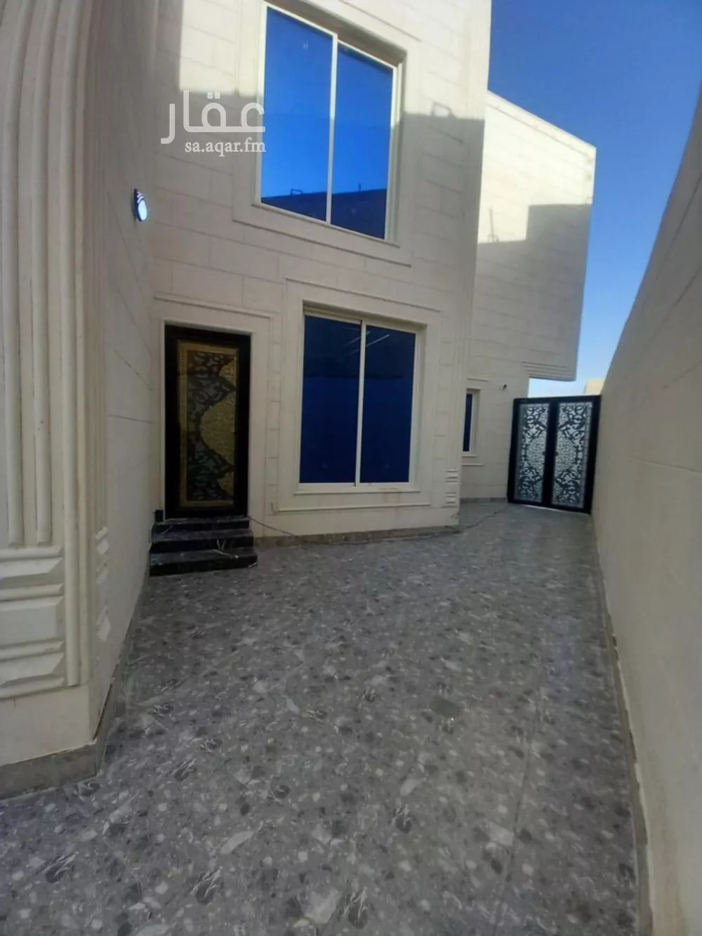 شقة 7 غرف في ضاحية الملك فهد 10