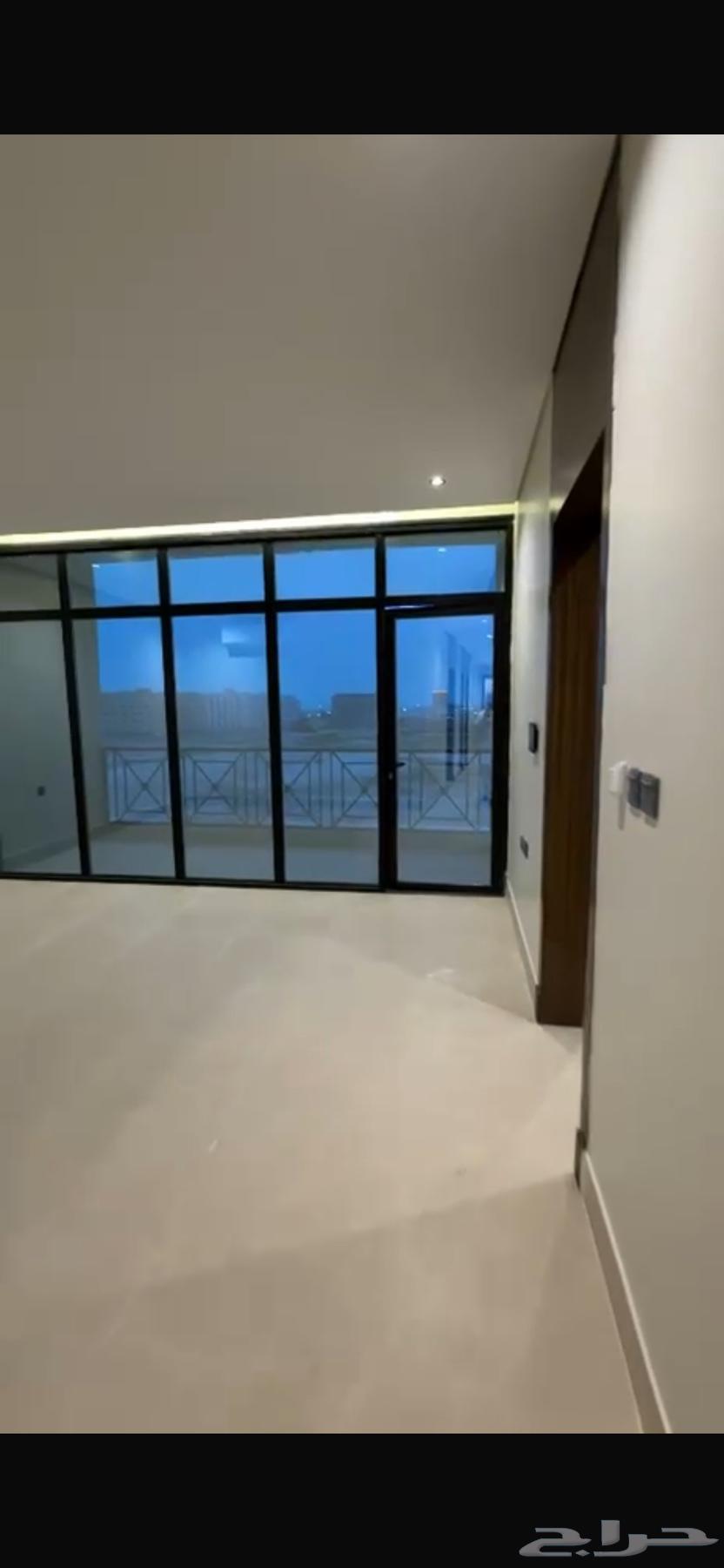 شقة 4 غرف في الحمرا 7