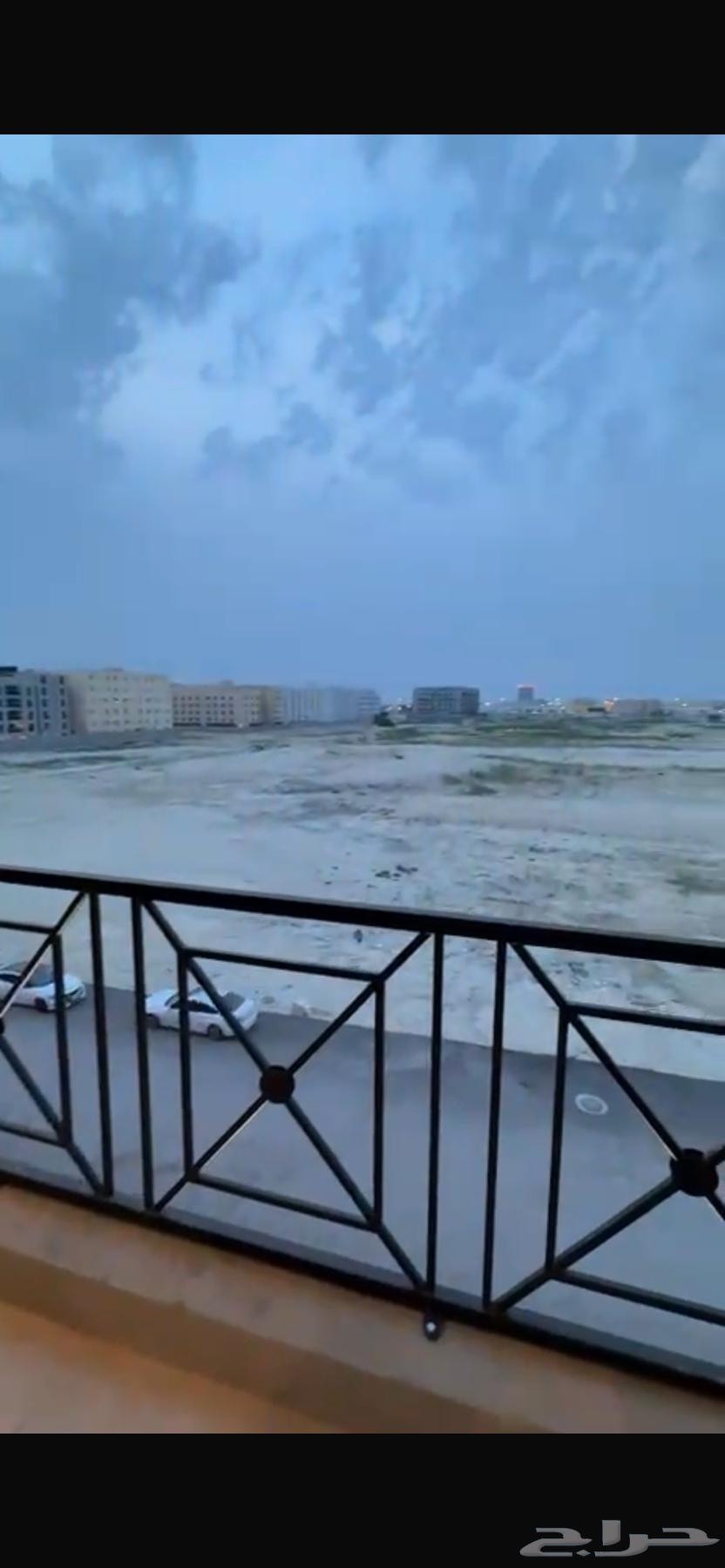 شقة 4 غرف في الحمرا 10