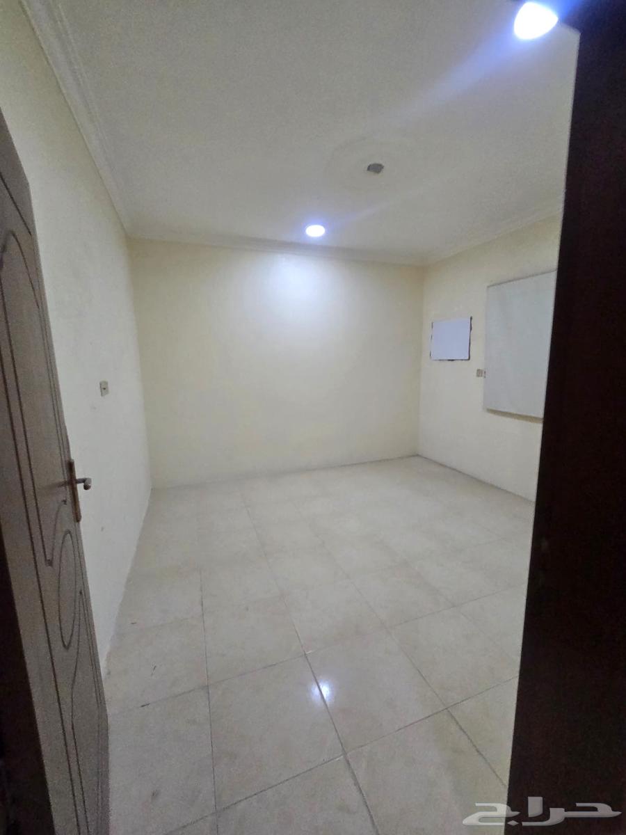 فيلا 15 غرف في النايفية 6