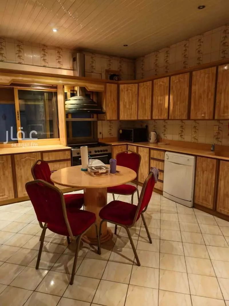 فيلا 10 غرف في العليا 5