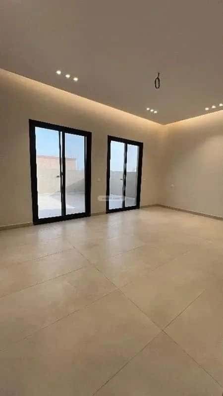 شقة 5 غرف في الروضة 5