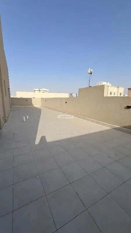 شقة 5 غرف في الروضة 7