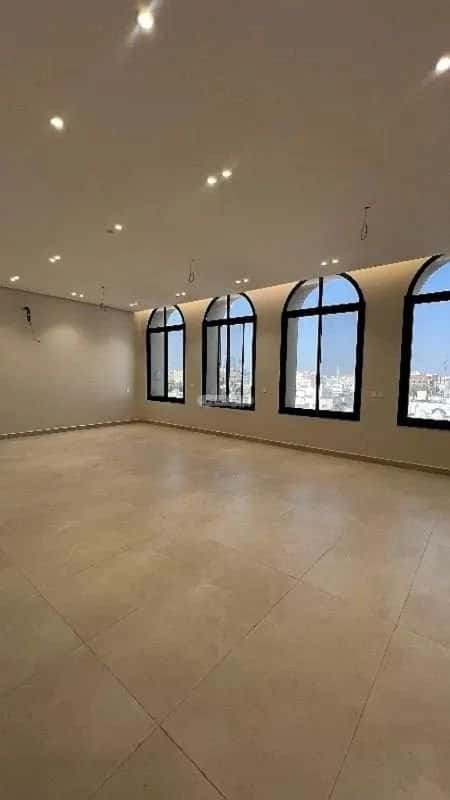 شقة 5 غرف في الروضة 8