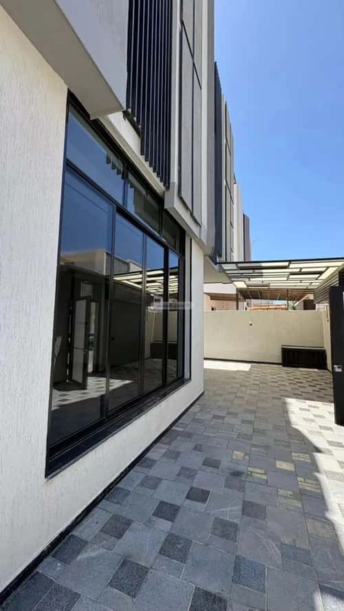 فيلا 8 غرف في الشراع 7