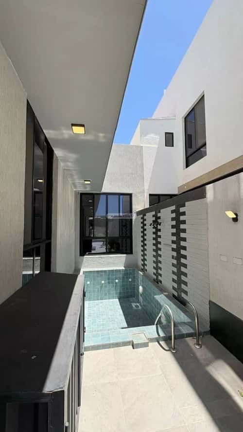 فيلا 8 غرف في الشراع 3