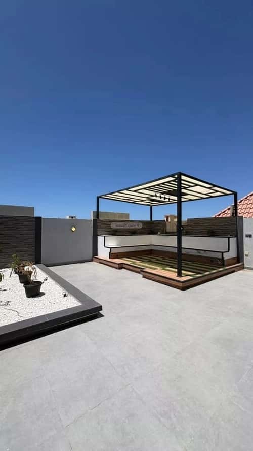 فيلا 8 غرف في الشراع 4