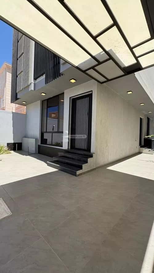 فيلا 8 غرف في الشراع 5