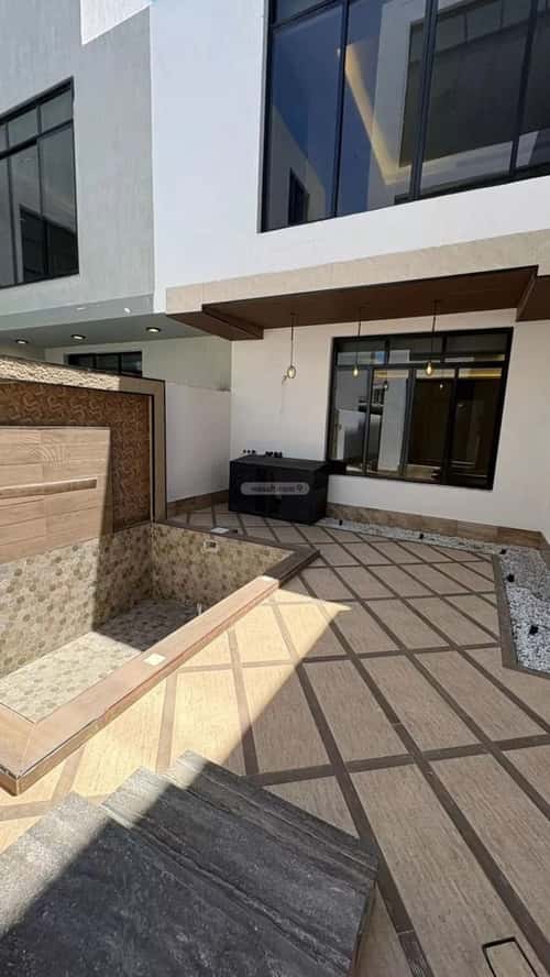 فيلا 8 غرف في الشراع 5