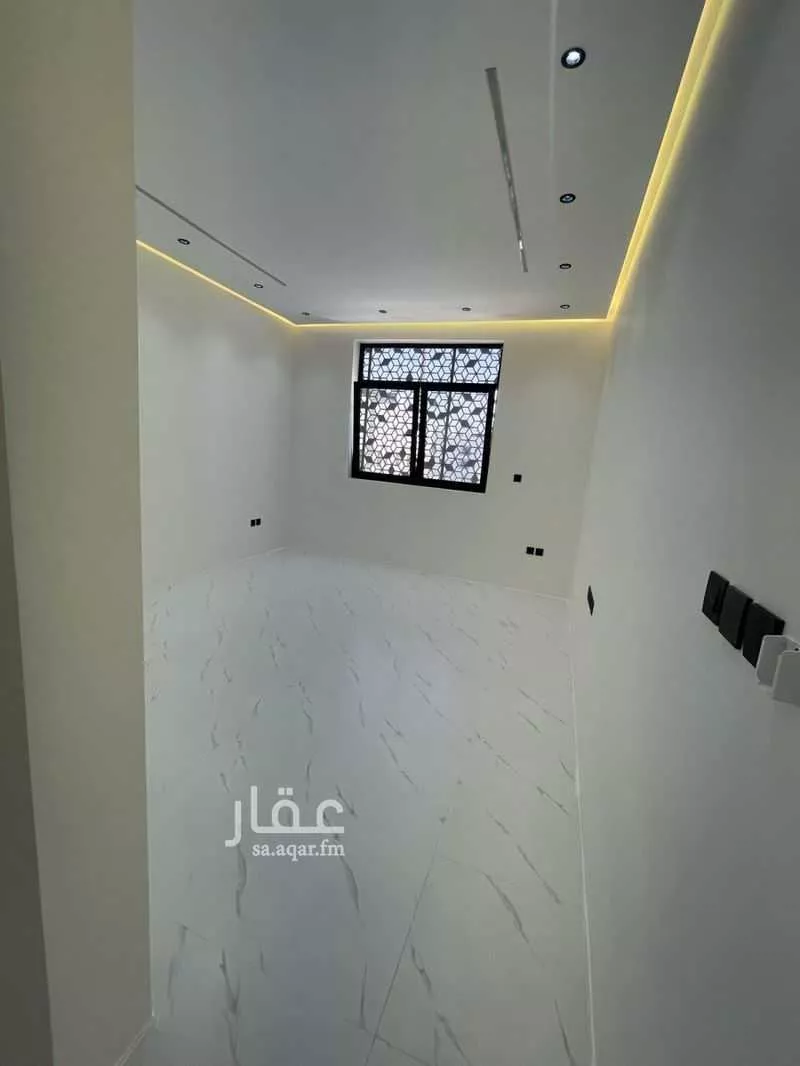 3 bedroom floor in Al Malqa 7
