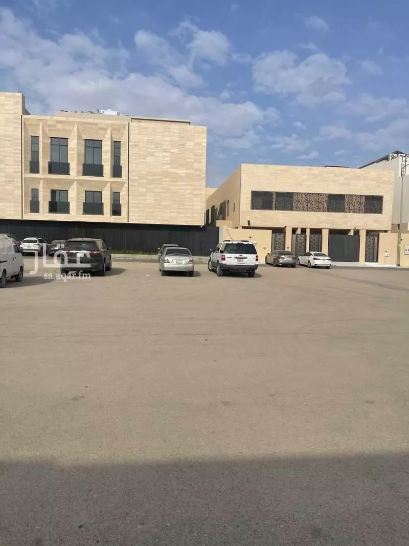 3 bedroom floor in Al Malqa 8