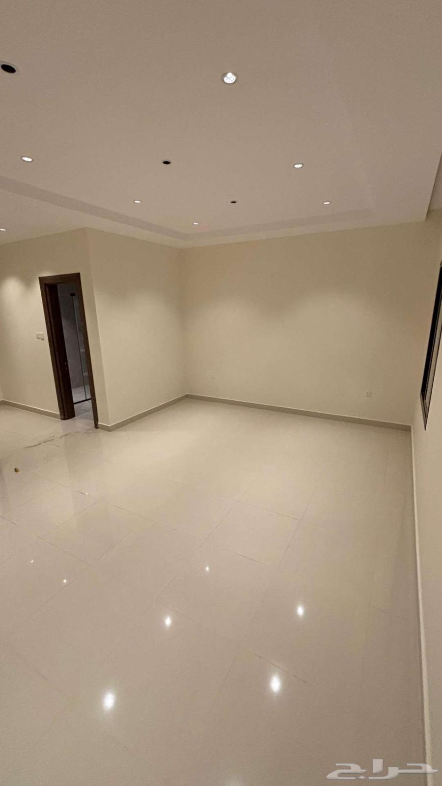 شقة 5 غرف في الدفاع 4