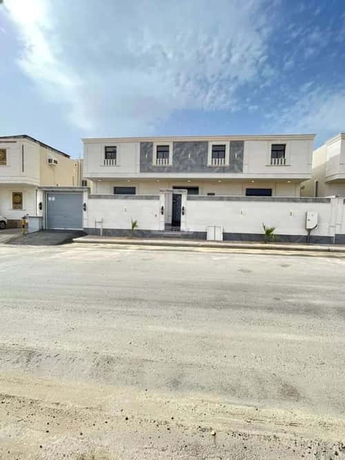 6 bedroom villa in Al Sharayea 2