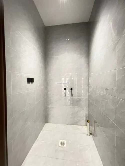 6 bedroom villa in Al Sharayea 3