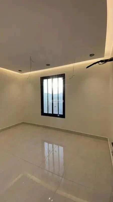 شقة 4 غرف في الدفاع 3