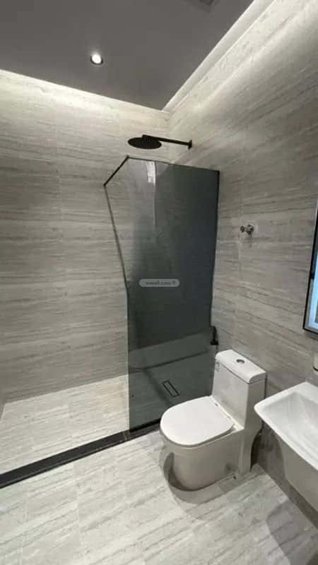 5 bedroom apartment in Al Difa 7