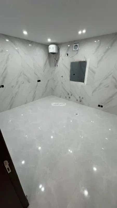 شقة 5 غرف في سكة الحديد 3