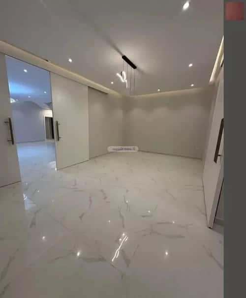 فيلا 4 غرف في الشراع 4