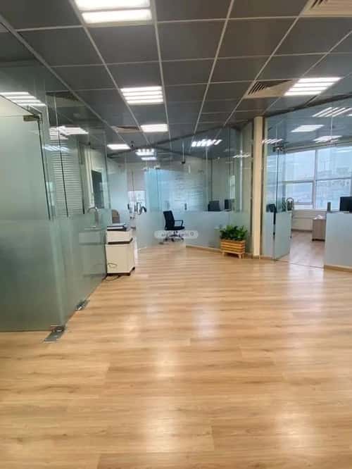 مكتب 2540 م² في الملقا 4