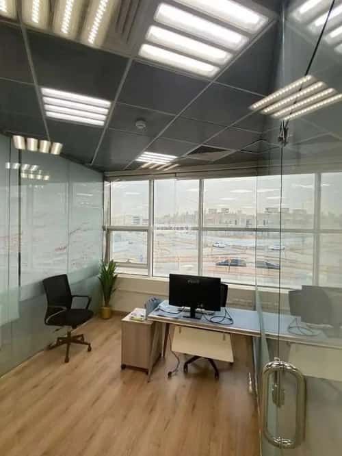 مكتب 2540 م² في الملقا 7