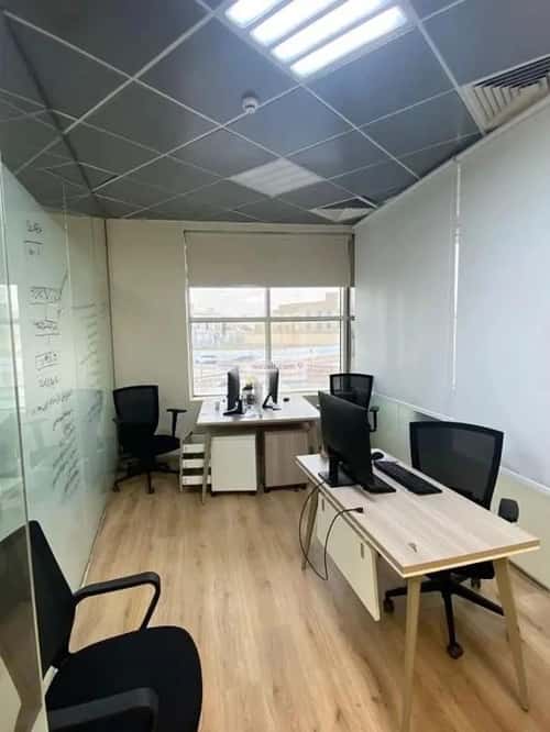 مكتب 2540 م² في الملقا 8