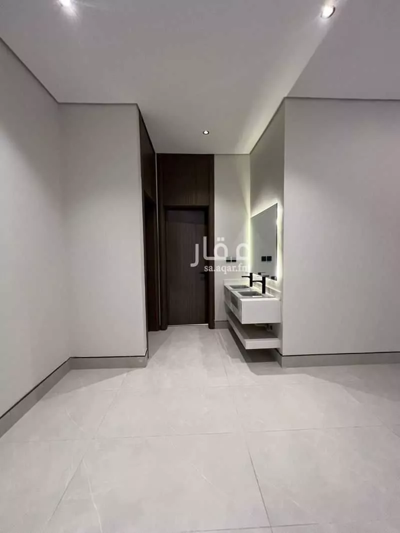 7 bedroom floor in Al Maizilah 3