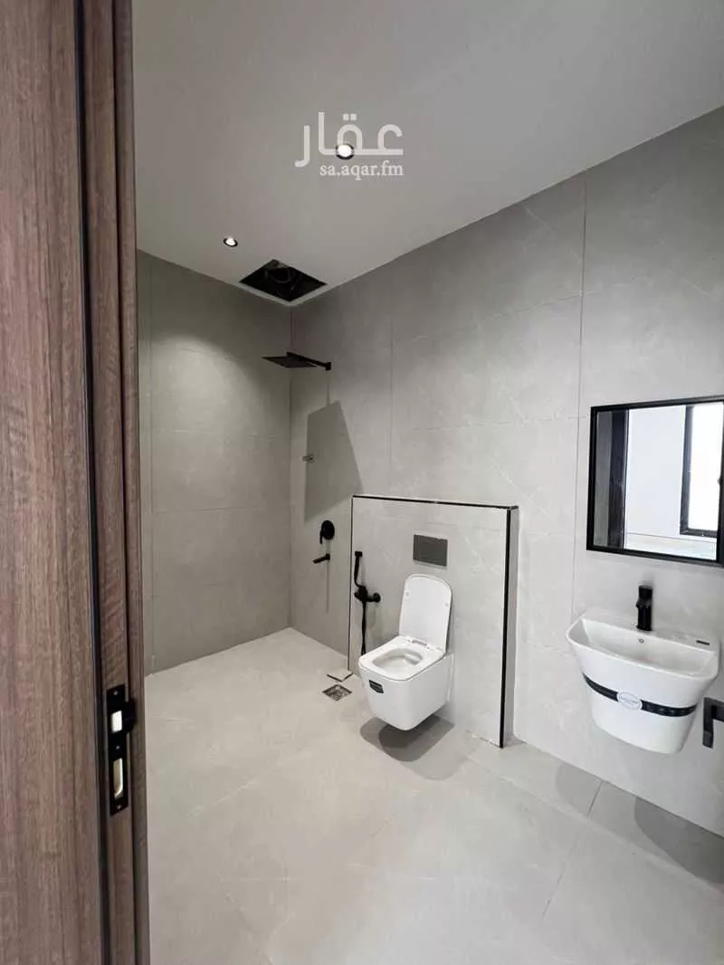 7 bedroom floor in Al Maizilah 6